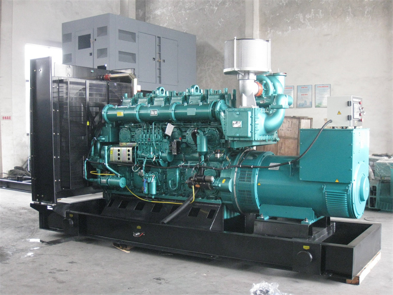 巩义200KW 柴油发电机的油耗是多少？